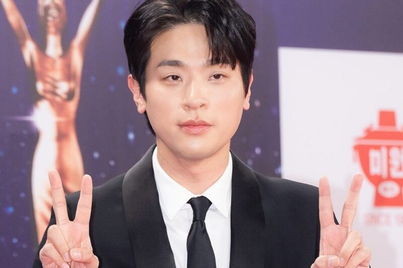 俳優パク・ジョンミン、長官表彰を受賞…破竹の勢い止まらず