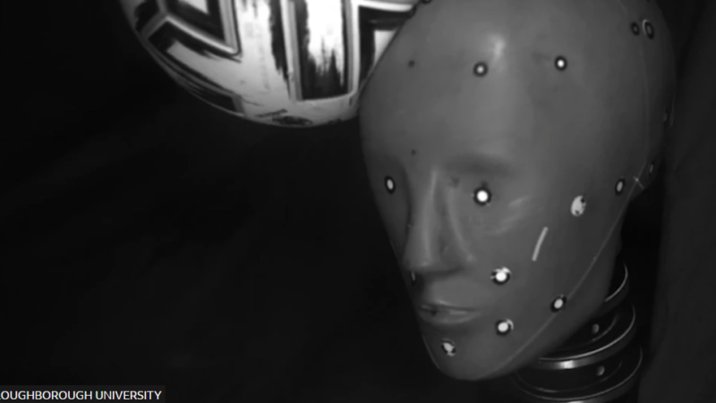 ヘディングの衝撃は「小さな爆発」の蓄積…科学者がサッカーボールの設計変更を提言