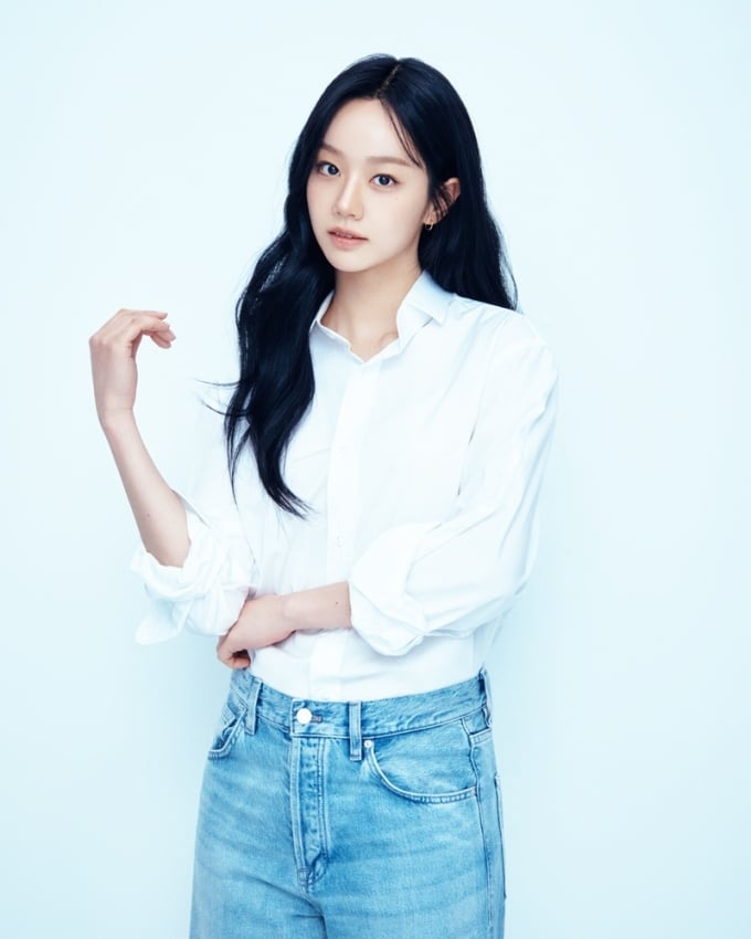 ヘリ、新しいプロフィールを公開