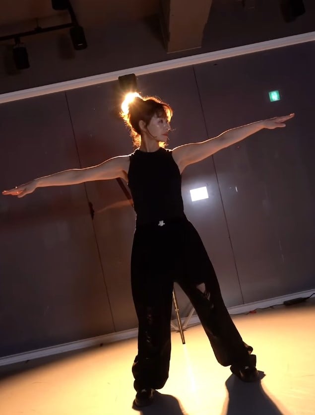 イェ・ジウォン、ダンススタジオでの近況公開…健康的な美貌と抜群のスタイルに視線集中