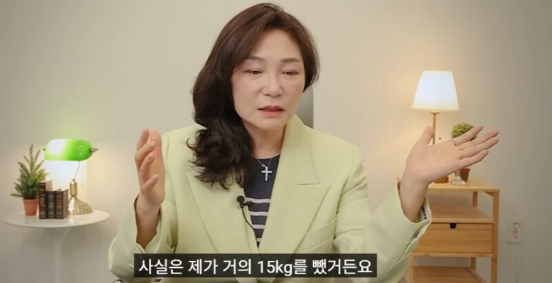 '61歳'スター講師キム・ミギョン、'15kg減量'の大胆変身後に娘がいた…「余裕を持って生きて」と