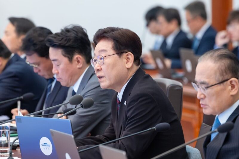 李氏に抗議殺到…朴槿恵氏以来10年ぶり