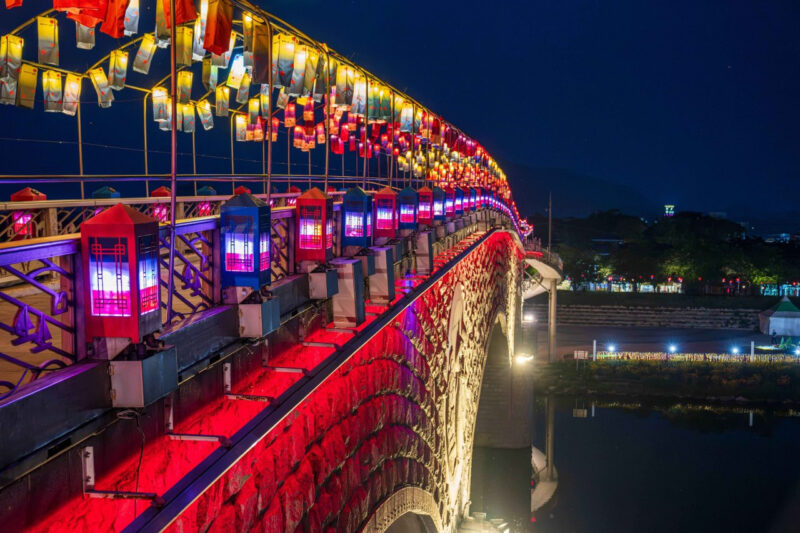 「ここで願えば宝くじが当たる？」南原・蓼川に出現した巨大な虹の正体とは