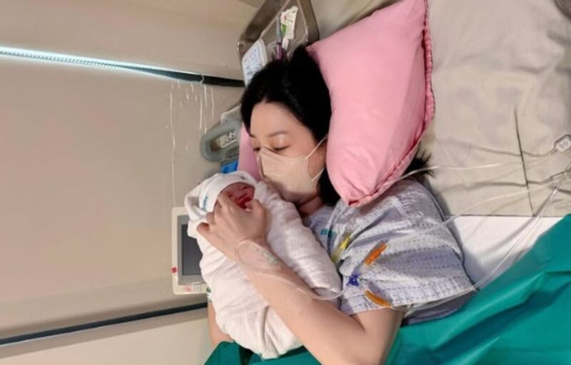 キム・ソヨン＆オ・サンジン、第2子の顔を初公開→「世界を変える人物」とネットユーザー興奮