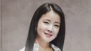 「離婚→一人で第二子出産」女優、ブランドバッグの贈り物に感涙…「申し訳なくて、ありがとう」