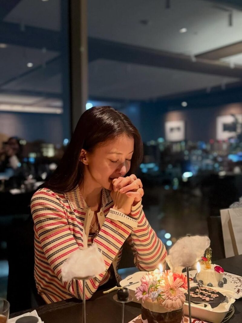 「離婚→一人で第二子出産」女優、ブランドバッグの贈り物に感涙…「申し訳なくて、ありがとう」