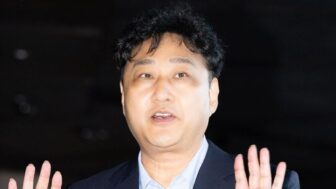キム・スヨンの娘、父親の前で大胆な発言…食事中に「めっちゃうまい」と叫ぶ