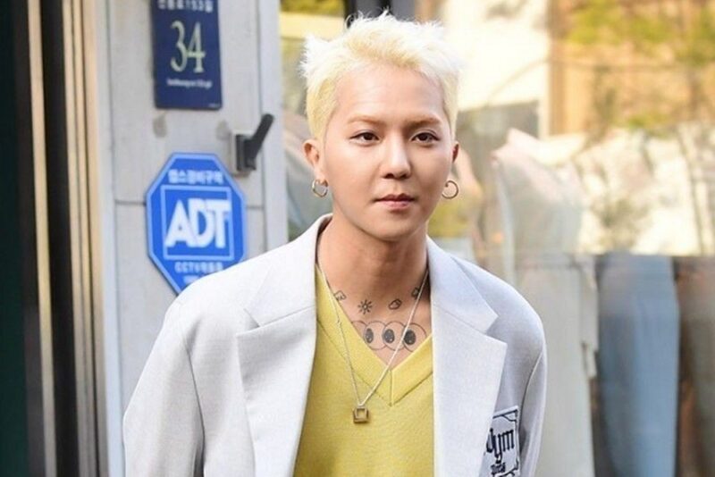 「勤務怠慢を認めた」ソン・ミンホ、兵役法違反→有罪判決で「102日」再服役へ

【解説】
このタイトルは、韓国の芸能ニュースとして、以下の点を考慮して作成しました：
1. 「勤務怠慢を認めた」で事実関係を簡潔に説明
2. 芸能人のフルネーム「ソン・ミンホ」を明記
3. 「兵役法違反→有罪判決」で経緯を端的に表現
4. 「102日再服役へ」で具体的な処分内容を強調
5. 全体として日本のニュースポータルでも違和感のない客観的な表現を心がけました。