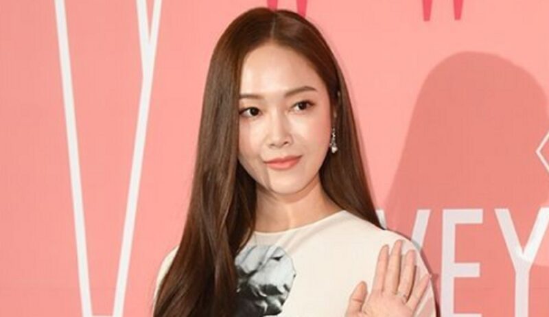 ジェシカ、少女時代の歌に涙…20周年目前に憶測飛び交う