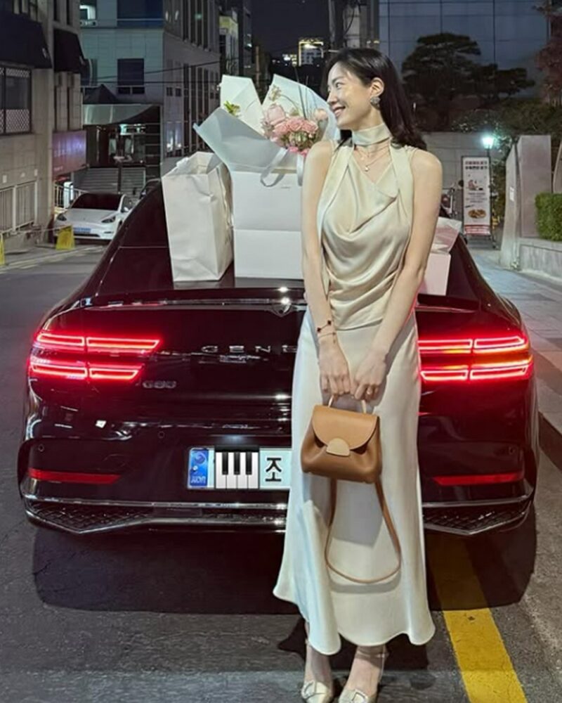 '9月結婚'リュ・ファヨン、義母からの手紙→ダイヤの指輪・ブランド品のプレゼントを自慢…「ありがとう、私の愛」