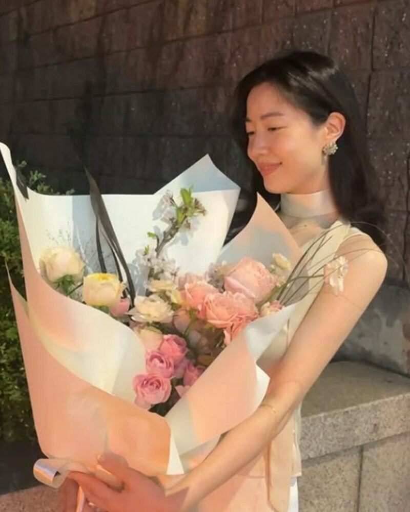 '9月結婚'リュ・ファヨン、義母からの手紙→ダイヤの指輪・ブランド品のプレゼントを自慢…「ありがとう、私の愛」