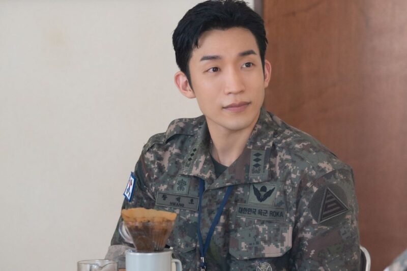 34歳でまさかの「再入隊」…元人気アイドルが“炊事兵”に転身