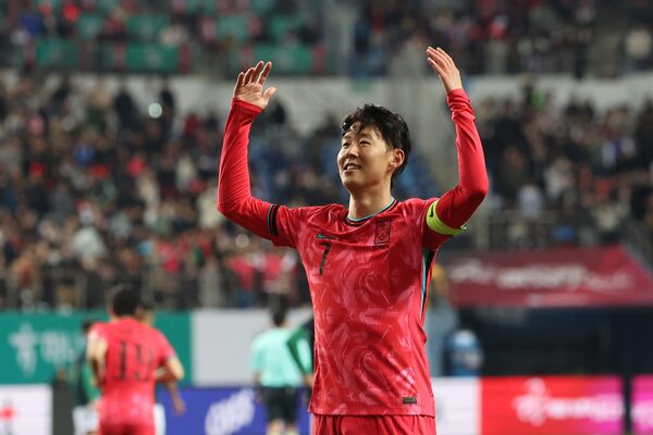 韓国、FIFAランク16位から44位へ転落…洪明甫監督の戦術的準備が浮上の鍵