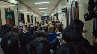 「戒厳令の恐怖」をリアルに描写　韓国で評価9点超え＆リアルタイム1位を独走する話題作