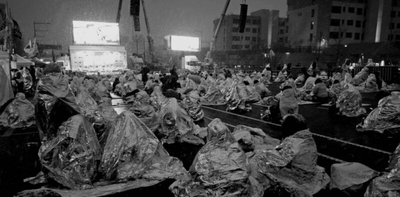 「戒厳令の恐怖」をリアルに描写　韓国で評価9点超え＆リアルタイム1位を独走する話題作