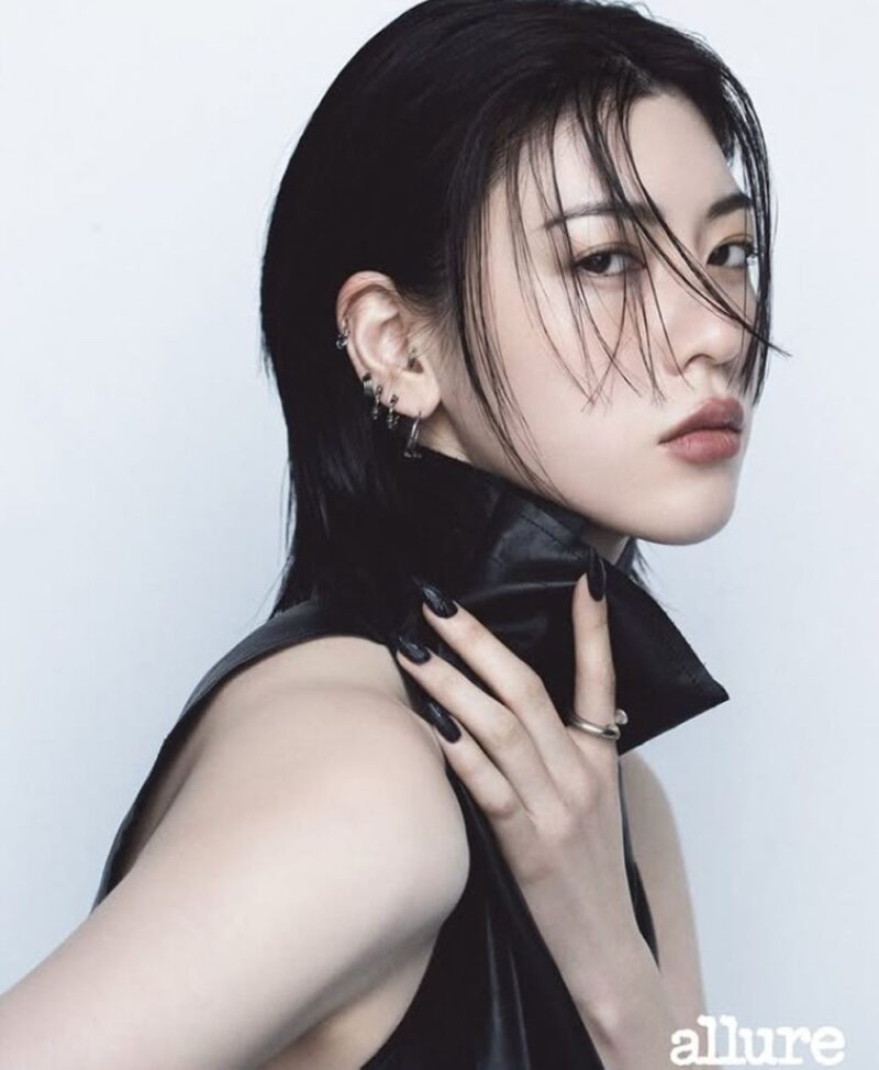 '47歳'ソン・シギョン、10kg減量後…日本の女性モデルと密着グラビア公開