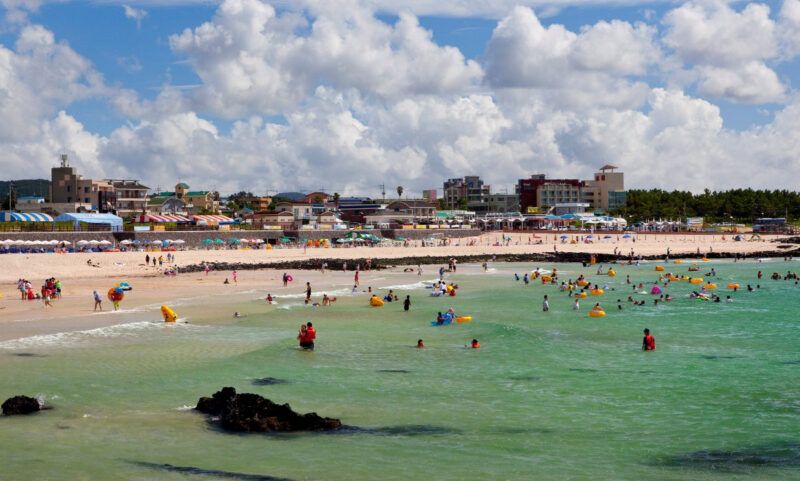 「まるでモルディブ」韓国・済州島の絶景が話題に　信じられないほどの美しさ