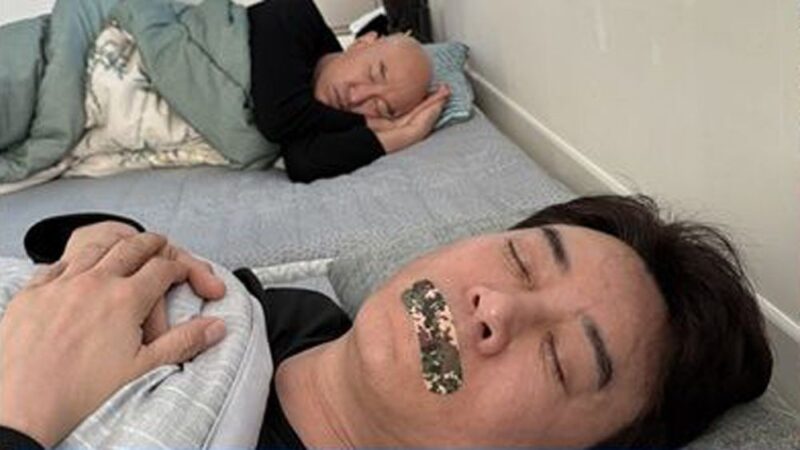 홍석천, '잠자리 배정' 게임에서 사심 폭발…"방 하나에 세 명 자는 거야?" ('독박투어4')