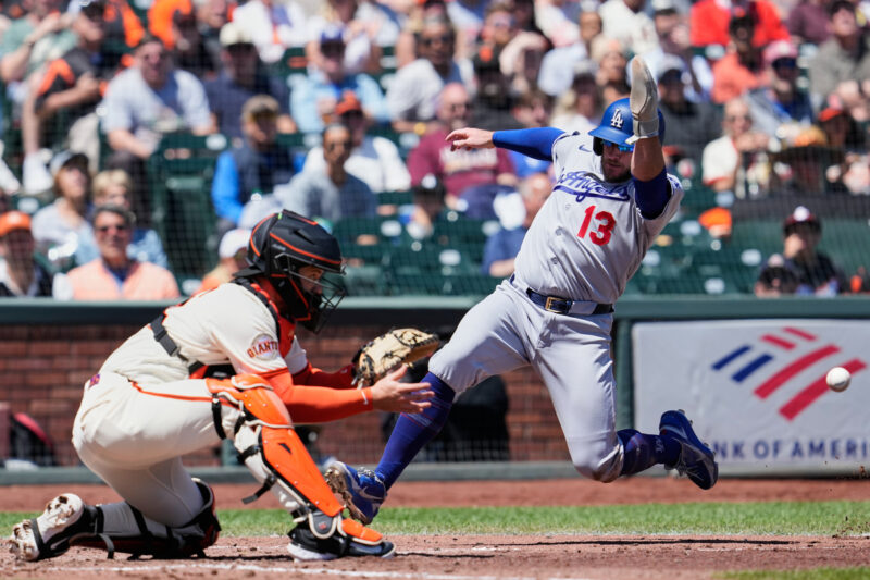 明暗分かれた親友対決…キム・ヘソンがマルチ安打で躍動、イ・ジョンフは無安打に沈む