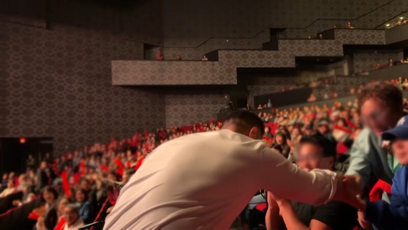 「兵役逃れ」ユ・スンジュン、テ・ジナコンサートで捉えられる…韓国観客の歓声に90度お辞儀→最後には号泣