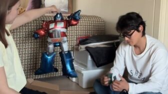 シン・ダウン、息子の誕生日にサプライズ準備…「温かい家族の絆」が話題