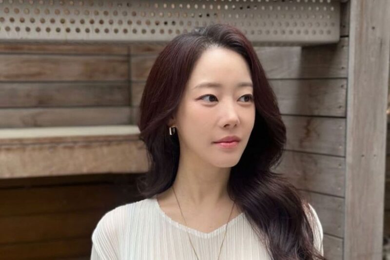 コ・ウリ、「夫が産婦人科に来なかった」発言を釈明「笑わせたくて大げさに言った」