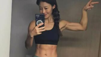 元アイドル美容師、2児の母とは思えない“くびれ腹筋”が話題「腰が折れそう」