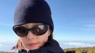 2度のやけどを乗り越え復帰した女優、美貌が戻り「もう夏」ムード