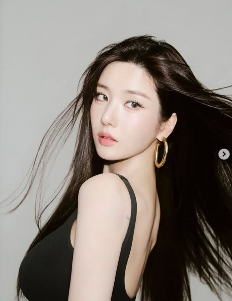 2度のやけどを乗り越え復帰した女優、美貌が戻り「もう夏」ムード