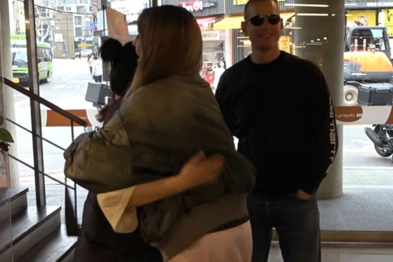 소미、ヨンヒドン散歩中に謎の女性と再会→感激の抱擁…一体誰？