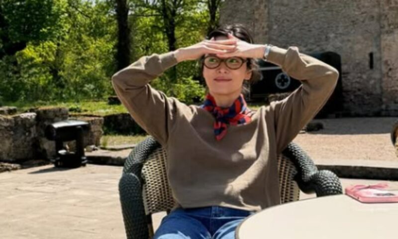 송혜교, '44세' 믿기지 않는 가는 허리…크롭톱→'깡마른 뒷모습'에 팬들 깜짝