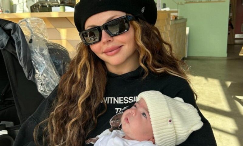 双子の難病→婚約破棄→盗難被害…女性歌手が悲痛な告白「私の心と魂」