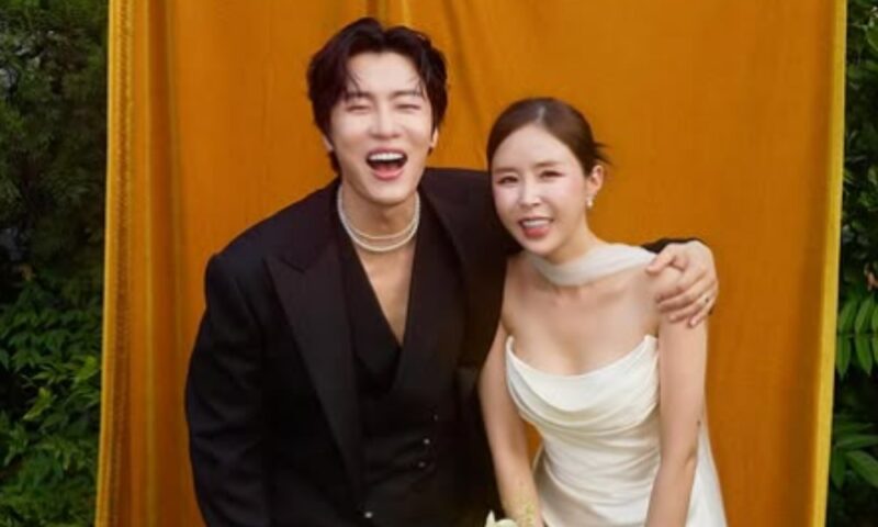 シンジ、♥ムンウォンとの結婚控えノースリーブで大胆露出…甘いカップルグラビア