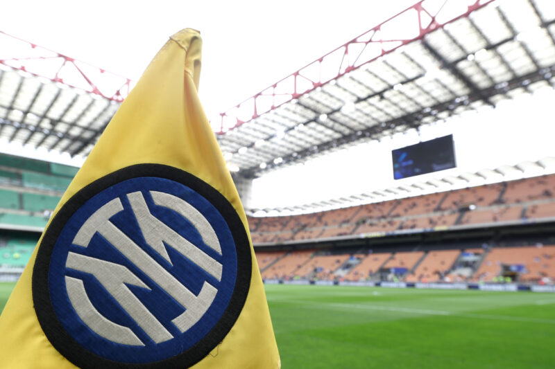 伊サッカー審判委員長、八百長疑惑で捜査開始　自ら職務停止へ「潔白を証明し戻る」