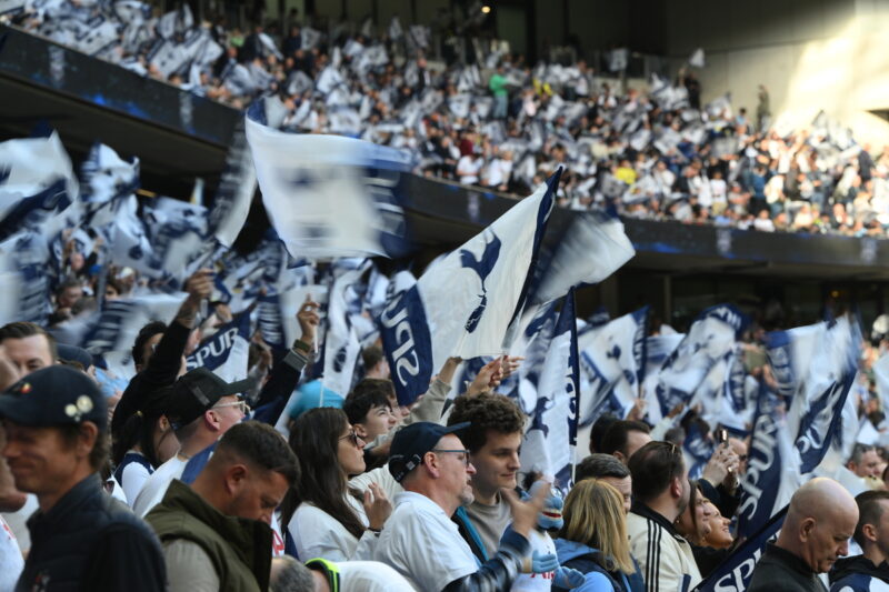 トッテナムに追い打ち、シモンズ負傷離脱に加えPSR違反で調査へ…クラブ存続の危機か