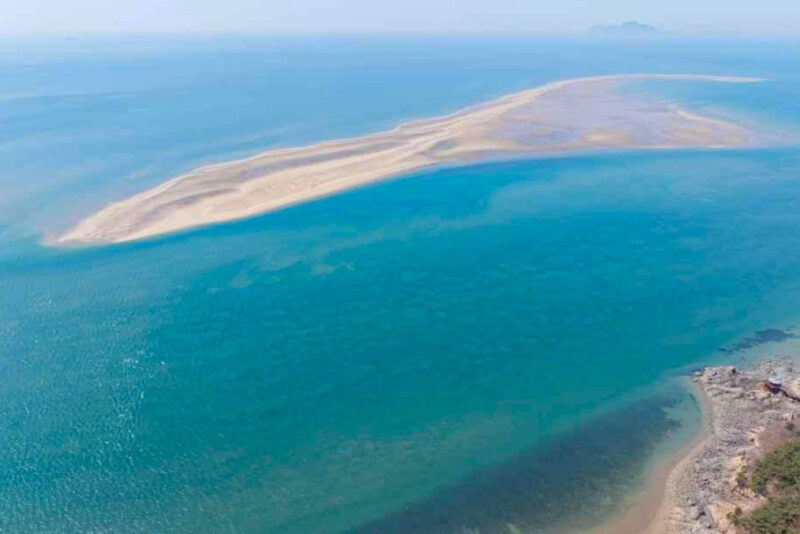 「1泊2日」でも話題！幅1km・長さ3km、韓国唯一の絶景「砂の島」とは？