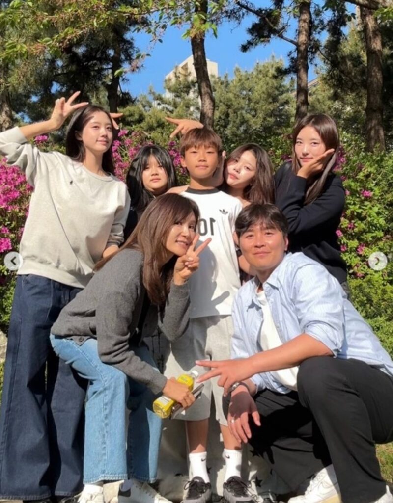 イ・ドングク、子育て界の頂点に！ ニューヨークの娘からデバギまで成長した5兄妹の近況を公開