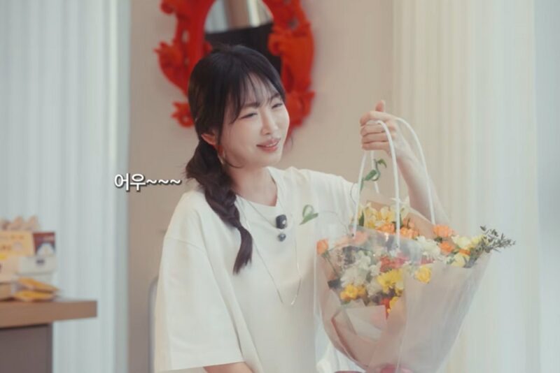 ユ・ヒグァン、7歳年上のカン・イェウォンと甘いムード→猛アタック「花が姉さんに埋もれて」