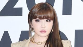 パク・ボム、サンドラパクを批判→イ・ミンホ再び話題に…大胆なファッションで一段と明るくなった近況