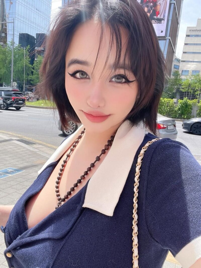 パク・ボム、サンドラパクを批判→イ・ミンホ再び話題に…大胆なファッションで一段と明るくなった近況