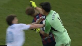 パンチ一撃で13試合出場停止、韓国GKの衝撃的な暴挙が物議