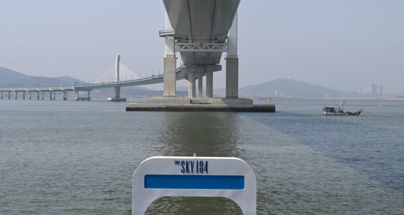 地上184mの絶景！「正気じゃない」と話題の空中展望台、来月7日オープン