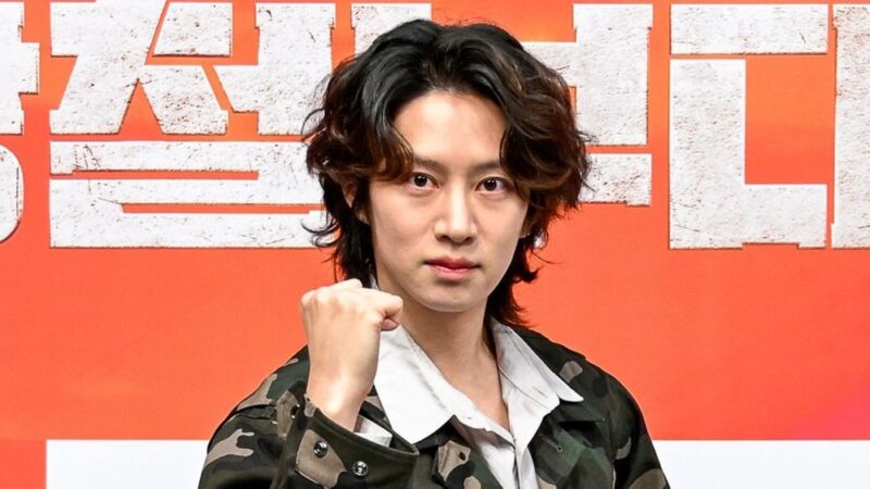 キム・ヒチョル、10年間守ってきた「知ってる兄さん」を一時離脱…“健康上の理由”