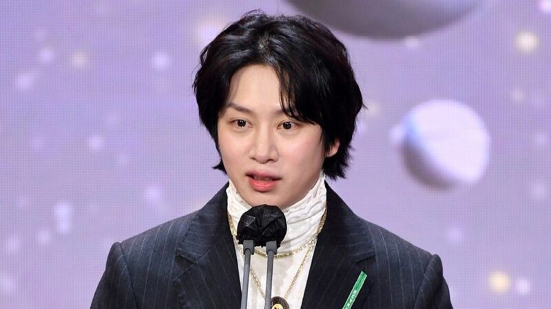 キム・ヒチョル、10年間守ってきた「知ってる兄さん」を一時離脱…“健康上の理由”