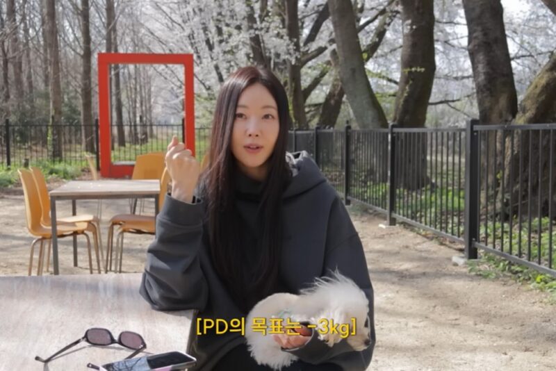 '48歳'キム・サラン、ダイエット決意→49kg『骨細』の秘訣公開…「2週間、水だけ飲んだ」