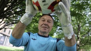70歳GK、スペイン公式戦デビューへ　驚異の現役続行に注目