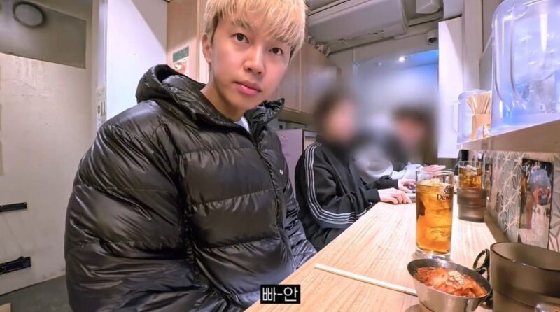 同じ空間にいたなんて…ラーメン店で目撃された金髪男性スターの正体に衝撃