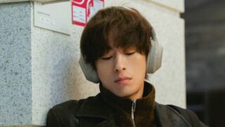 「監督役が似合いすぎ」と話題！映画監督姿も完璧なトップ俳優の魅力に沼る人続出