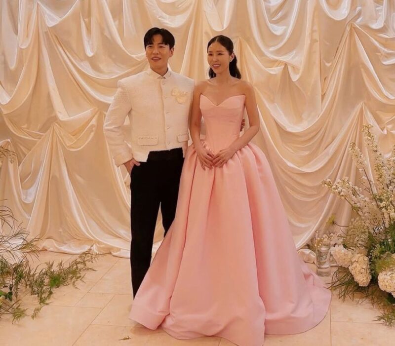 「2世準備」キム・ジミン＆キム・ジュノ、ふっくらビジュアルでシン・ジ結婚式に出席「おめでとうじゃないか」