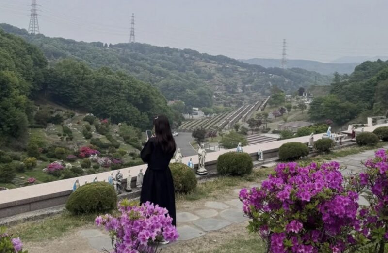 강예원、父の死後も号泣…「遅咲きの娘を育ててくれてありがとう」